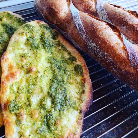 バジルチーズパリパリとバゲット